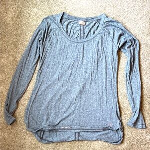 Cal is by Carrie Underwood Gray Long Sleeve Women's Top size XL